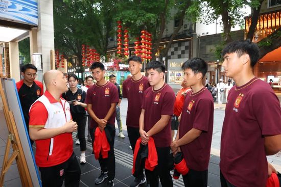演员阵容也集结了一众实力派演员。